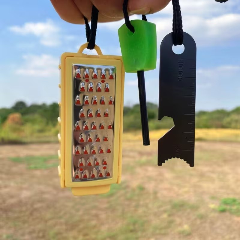 Portable Outdoor Emergency Tin - Ferro Rod Striker 评论和价格
